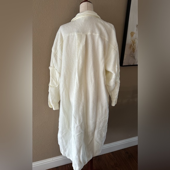Fleece longline  button down coat in ivory - Picture 6 of 6